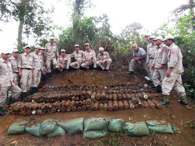 Vietnam, US join hands to overcome consequences of bombs and mines  - ảnh 3